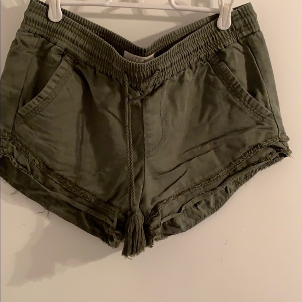 Loft relaxed shorts front and back pockets